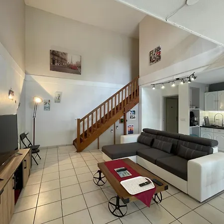 Duplex 2 Apartamento Pau
